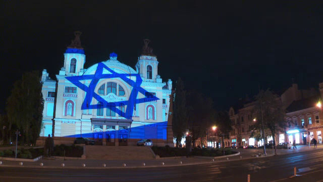 Opera din Cluj-Napoca a fost luminată în culorile drapelului israelian. „Trebuie să fim solidari cu ei”