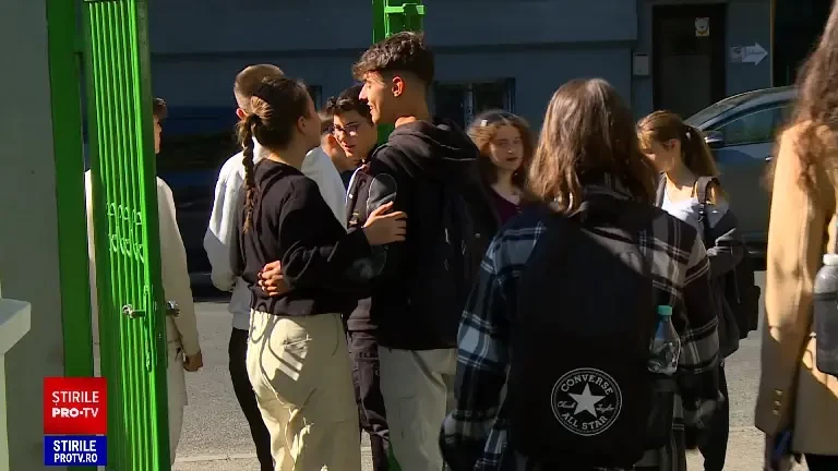 Balul bobocilor, un coșmar pentru părinți. „Vorbim de organizare la nivel de nunți, cu muzică scumpă, băuturi scumpe”