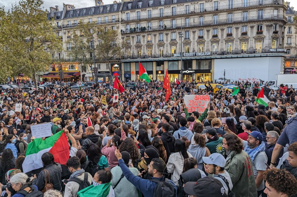 Franța a interzis mitingurile pro-palestiniene: "Persoanele care vor comite acte antisemite vor fi deportate"