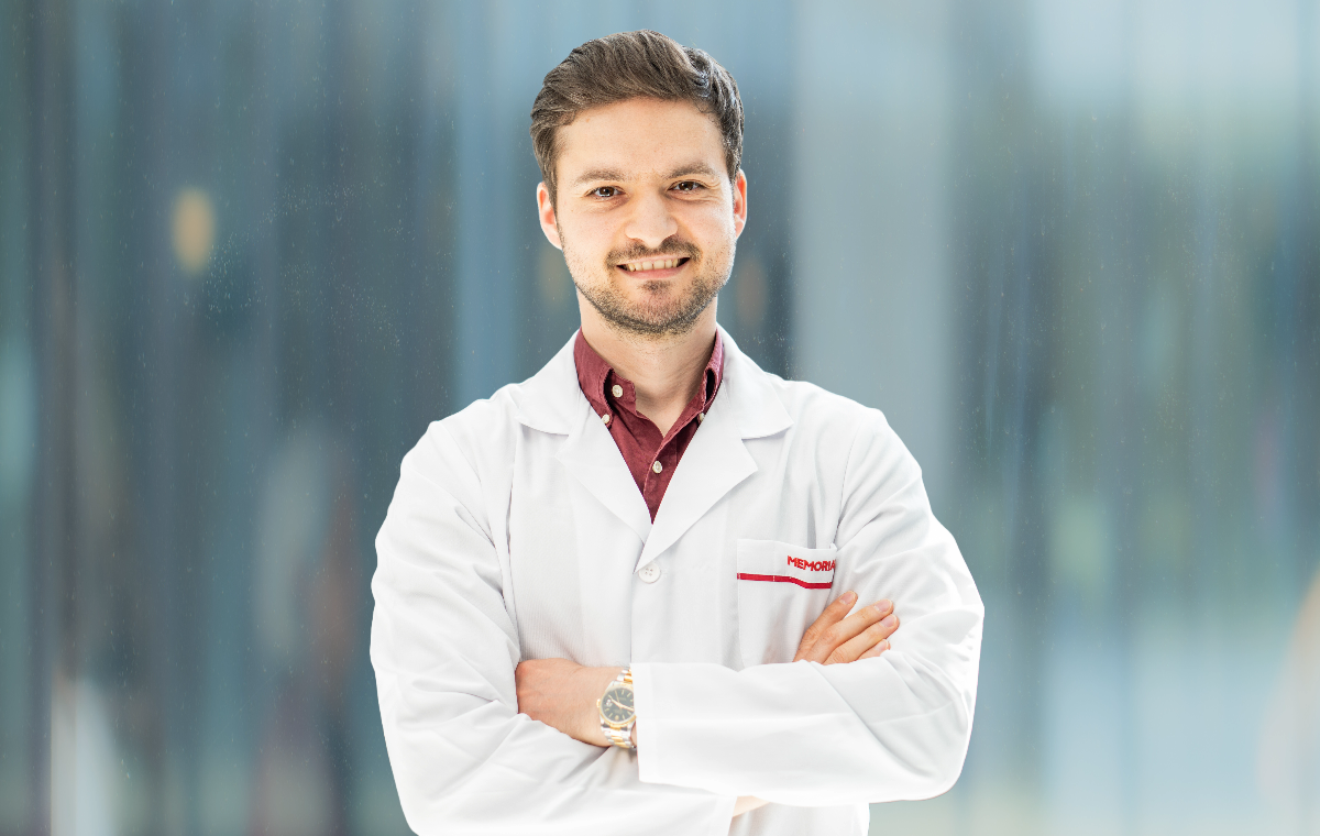 (P) De la diagnostic la vindecare: Povestea uimitoare a unui tânăr care a ȋnvins un cancer de colon agresiv