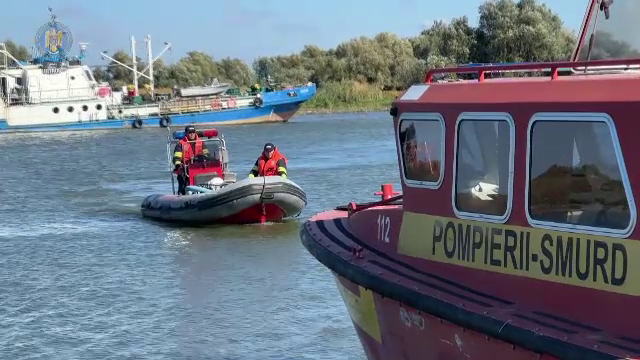 Simulare de accident naval, la Tulcea. În exercițiul pompierilor de la ISU au fost incluse și surprize