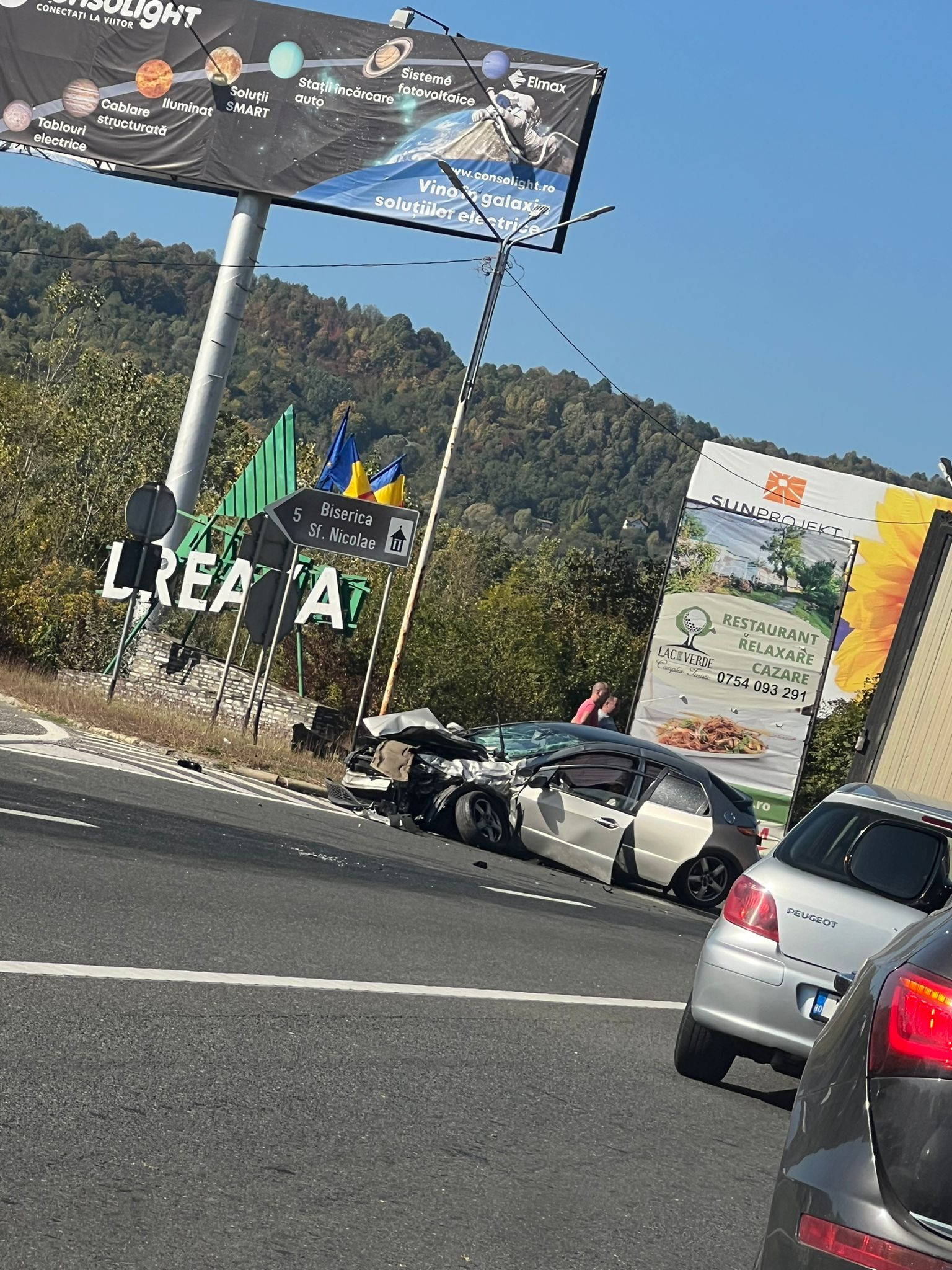 Carambol cu patru autoturisme pe DN1. Patru persoane au fost transportate de urgență la spital