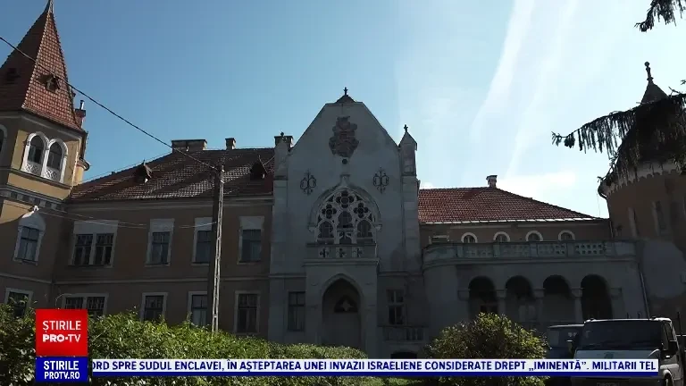 Un monument istoric unic din Mureș este scos la vânzare. De ce i se spune Castelul ”Calendar”