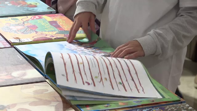 „Le dezvoltă creativitatea”. Lumea fascinantă a lecturii a fost descoperită de cei mici în cetatea Alba Carolina