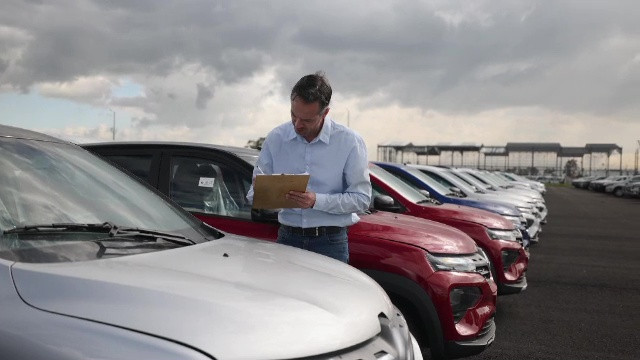 O mașină nouă sau second-hand? Care este cea mai bună alegere. Calcule făcute în funcție de venitul lunar