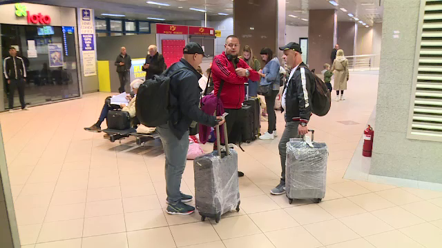Trei avioane cu români repatriați au sosit de la Tel Aviv pe Aeroportul Otopeni. „Moartea, cu ochii o vezi”