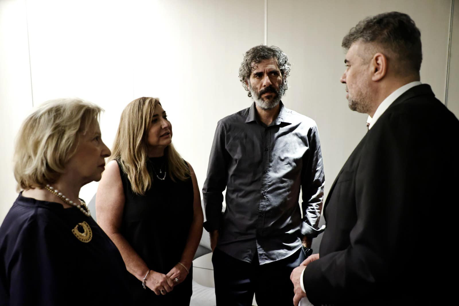 Marcel Ciolacu s-a întâlnit cu diaspora română din Israel: „Cuvintele nu pot alina pierderea persoanelor dragi”