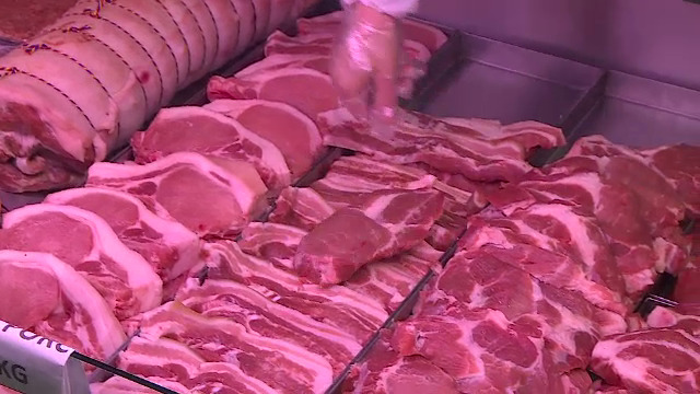 Carnea artificială, interzisă în România. Parlamentarii au decis că nu va putea fi comercializată la noi