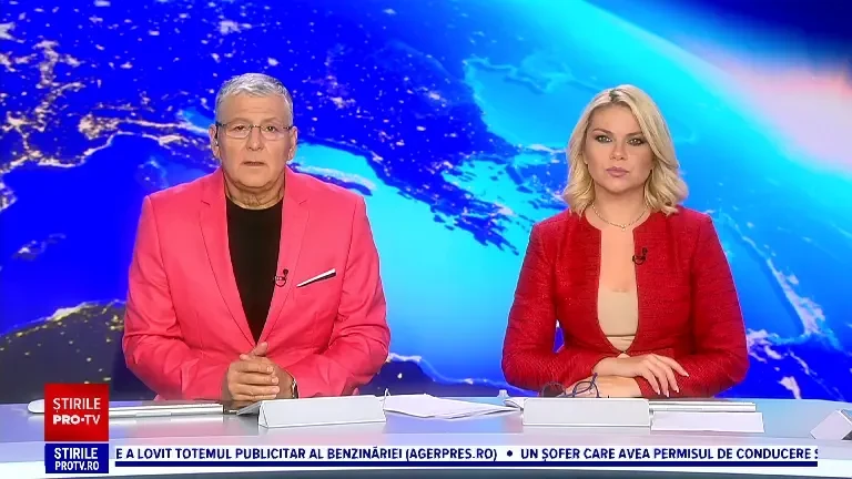 Un TIR încărcat cu gresie a căzut de pe un pod din Vâlcea după ce ar fi intrat în coliziune cu o betonieră