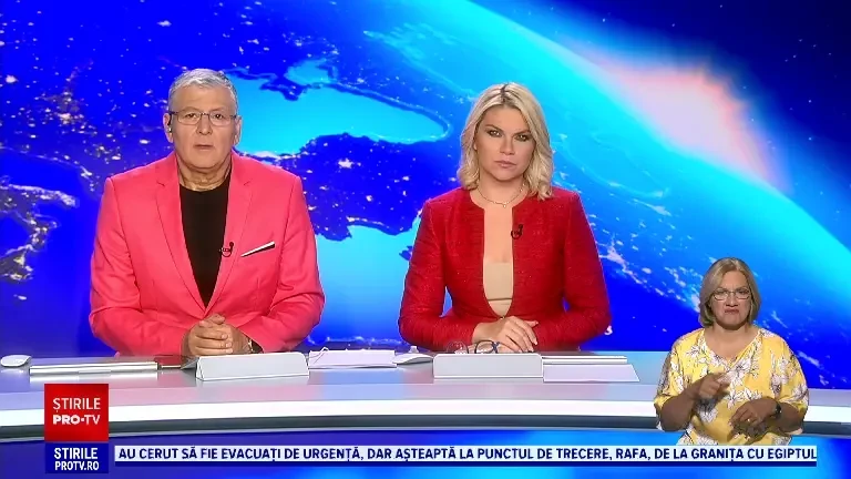 Incendiu de proporții pe autostrada Lugoj – Deva. O platformă auto a lovit un panou publicitar, la intrarea într-o benzinărie