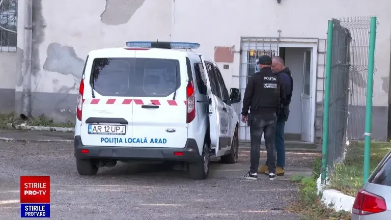 Polițistul local din Arad care a ucis în bătaie un bărbat, scos din arest pentru reconstituire. Ce a decis familia victimei