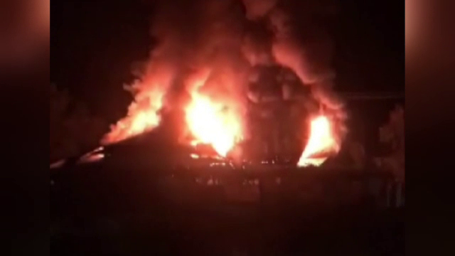 Ce gest emoționat au făcut localnicii din Tismana pentru o familie care a rămas fără locuință în urma unui incendiu