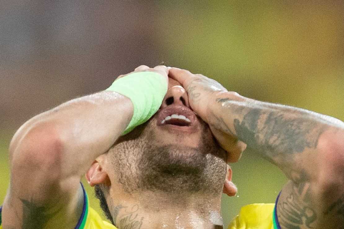 Neymar, în lacrimi după ce s-a accidentat la meciul Braziliei cu Uruguay