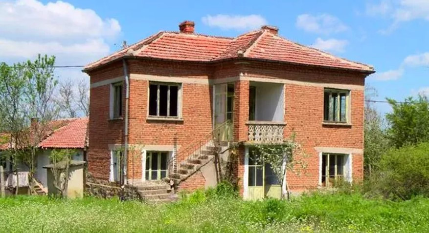 Un scoțian și-a luat o vilă cu 6 dormitoare în Bulgaria, după ce prețurile la case au explodat în UK. Cât de puțin a plătit