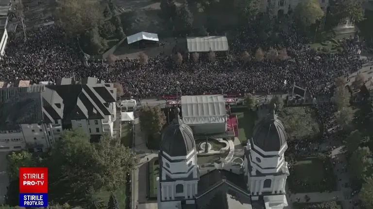 Pelerinii înflăcărați își vor petrece sfârșitul de an în circuite turistice pe la biserici. Vor ajunge și în Grecia