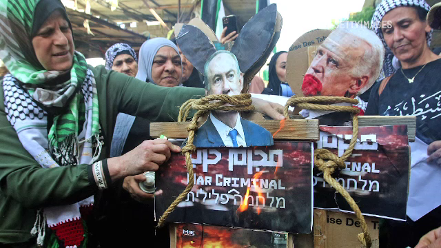 Val de proteste în lume, după explozia de la spitalul din Fâșia Gaza. Manifestanții s-au luat la bătaie cu forțele de ordine