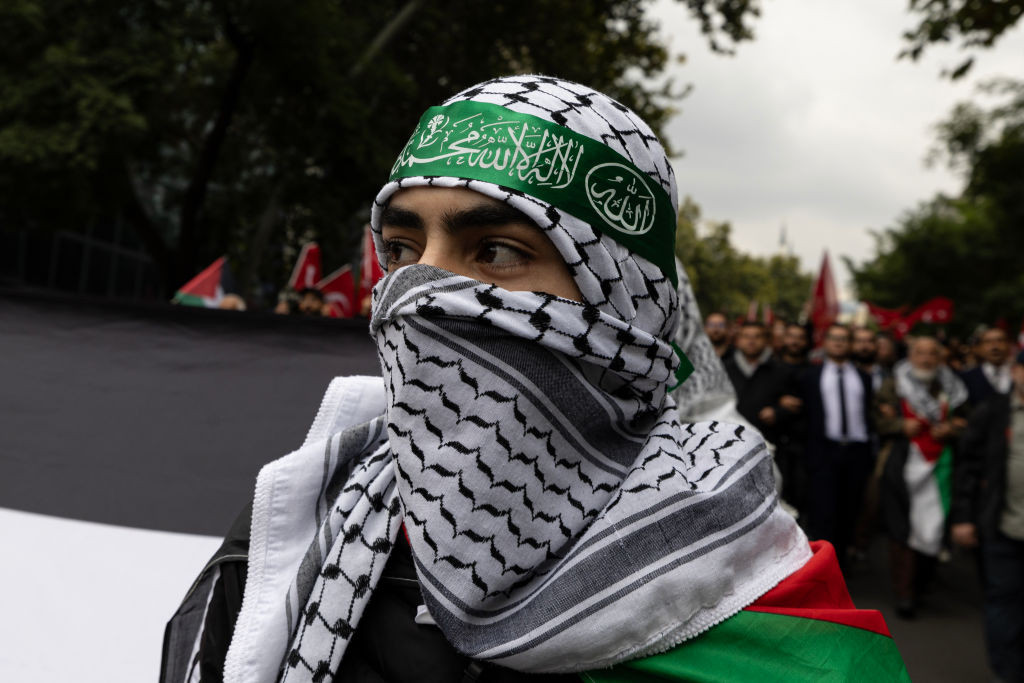 Ce spune un analist despre spitalul din Gaza atacat cu o rachetă: Craterul este mic. Cum de a ucis peste 400 de oameni?