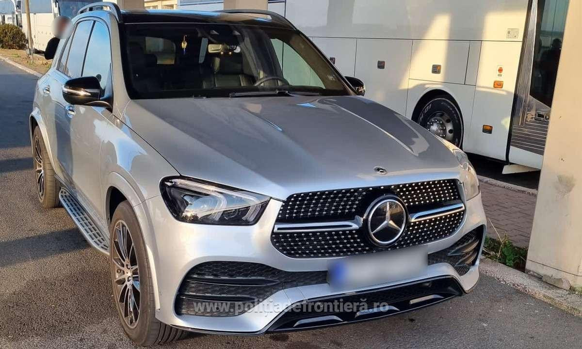 Bolid de 100.000 de euro, oprit la intrarea în țară. Ce au descoperit polițiștii în urma unui control
