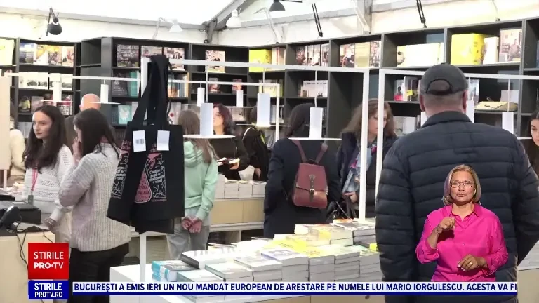 Peste 10.000 de pasionați de literatură s-au strâns la FILIT Iași. ”Am rămas cu impresii minunate”