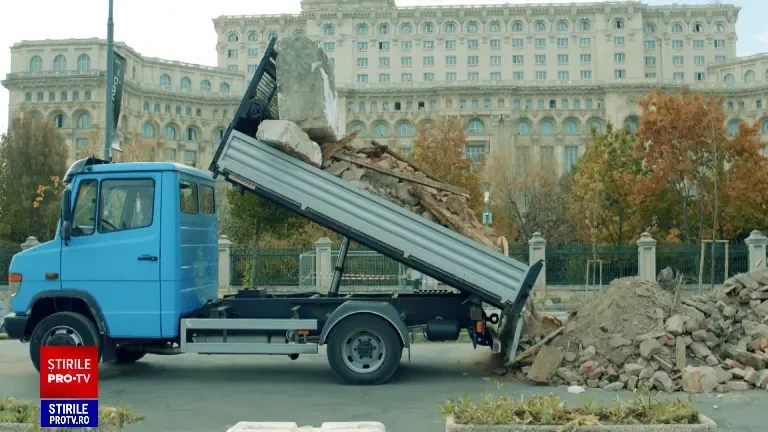 În fața Parlamentului a apărut „Monumentul indiferenței”. Protest neobișnuit al unor activiști