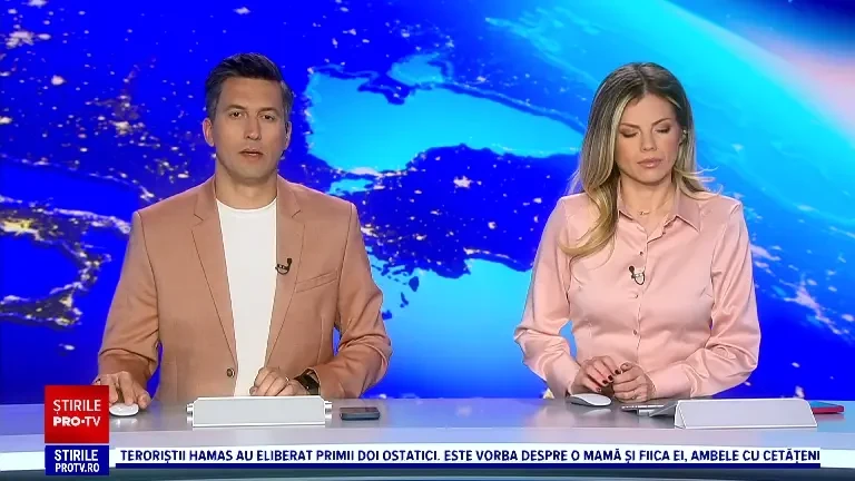 Două mașini, ciocnire frontală într-o intersecție din Constanța. Una s-a răsturnat