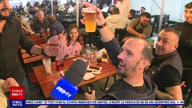 Oktoberfest-ul bucureștean, adorat de iubitorii de distracție și bere. „Mă simt ca în tinerețe”