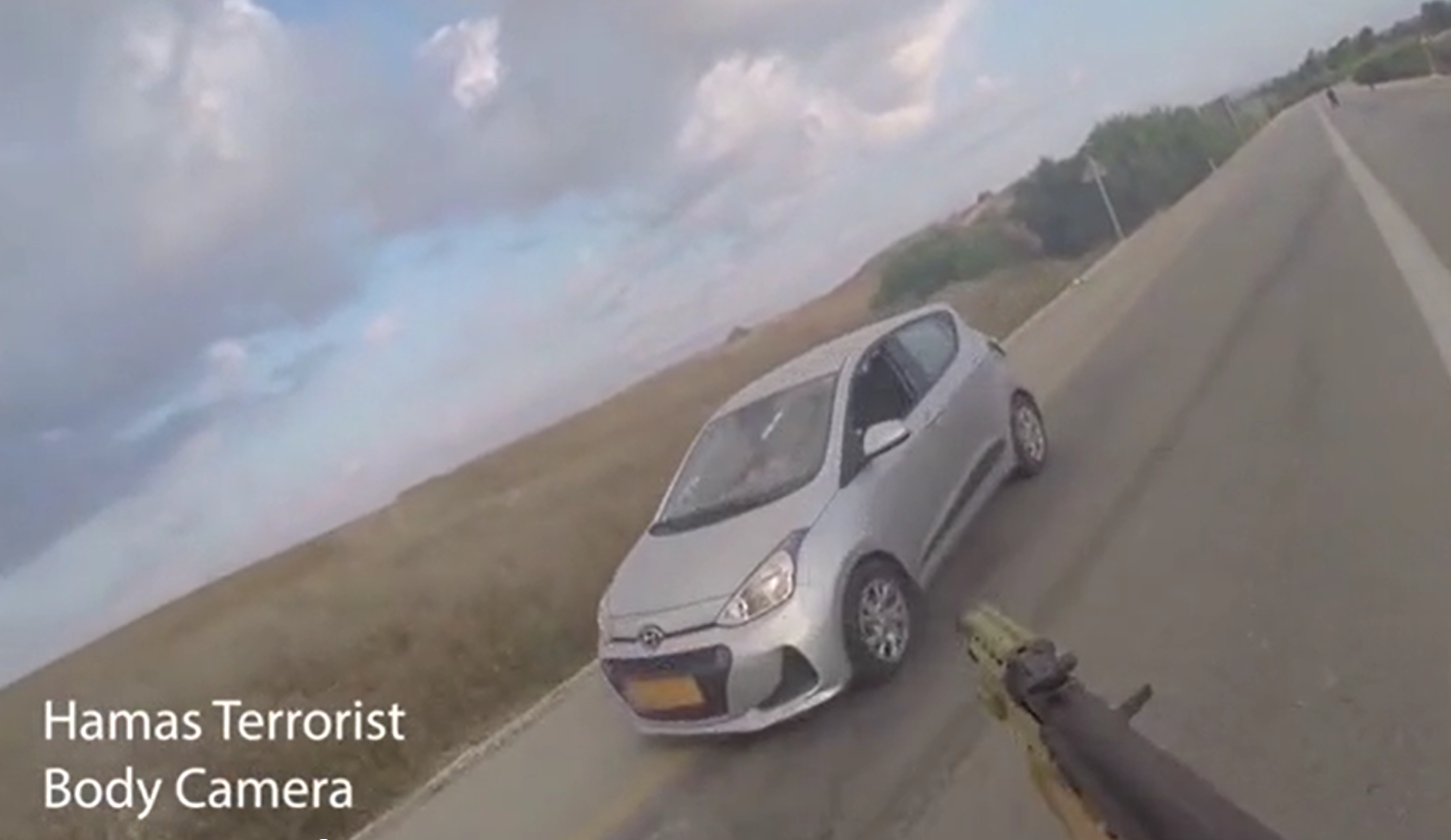 Filmare cu bodycam-ul unui terorist Hamas care ucide civili. Jurnaliștii au plâns când au văzut imaginile VIDEO