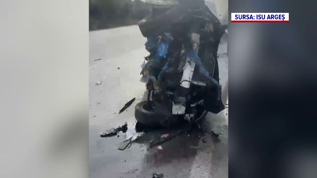 Un pompier român, erou în Grecia. A salvat un șofer care a intrat cu mașina într-un stâlp, chiar în fața lui