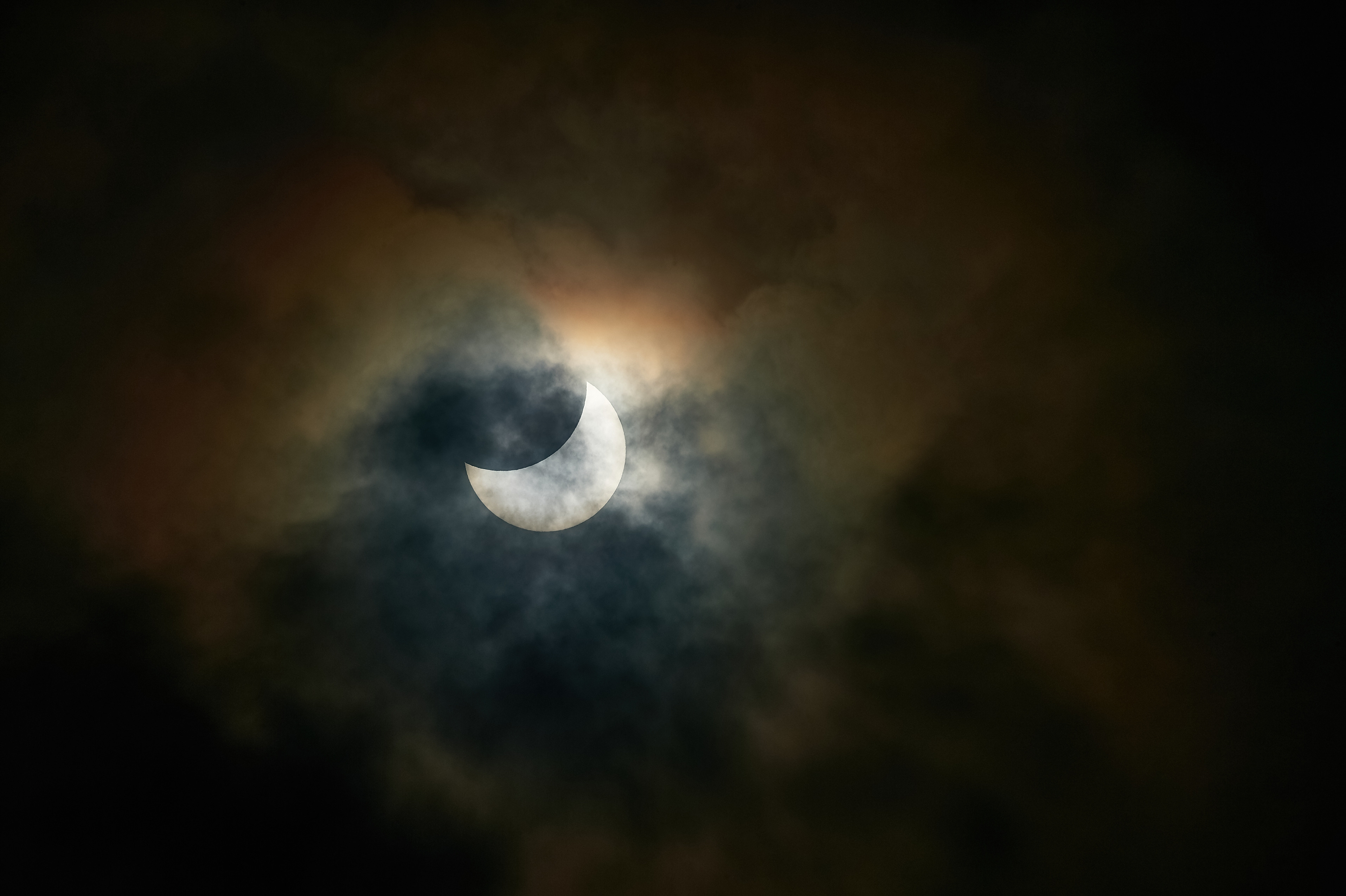 Un fenomen astronomic deosebit va putea fi văzut din România în scurt timp: ”Începe cu intrarea Lunii în penumbră”