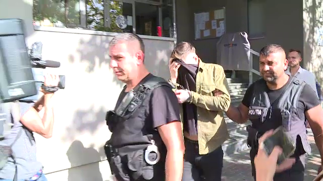 Fiul lui Sile Cămătaru coordona traficul de droguri de la Jilava. Deținuții le transportau în părțile intime