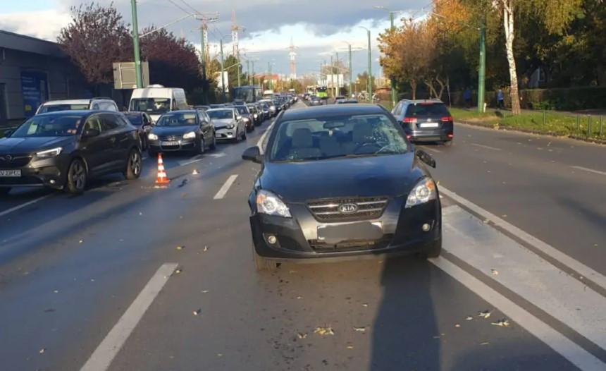 Doi adolescenți au fost spulberați de o mașină în Braşov. Unul dintre tineri este în comă