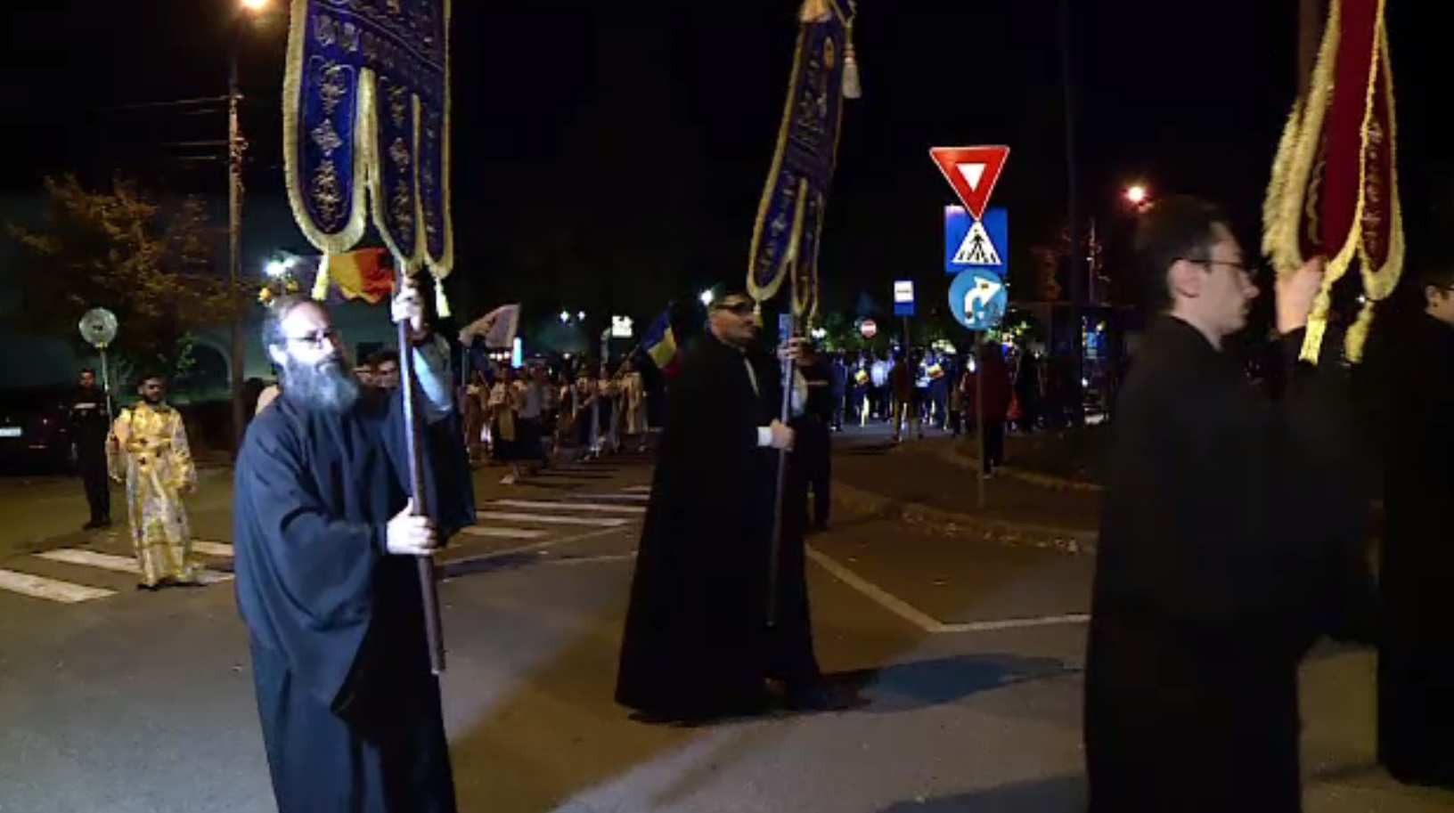 Ziua Armatei, sărbătorită cu fast. La Craiova, un sobor a purtat pe străzi moaștele a șase sfinți