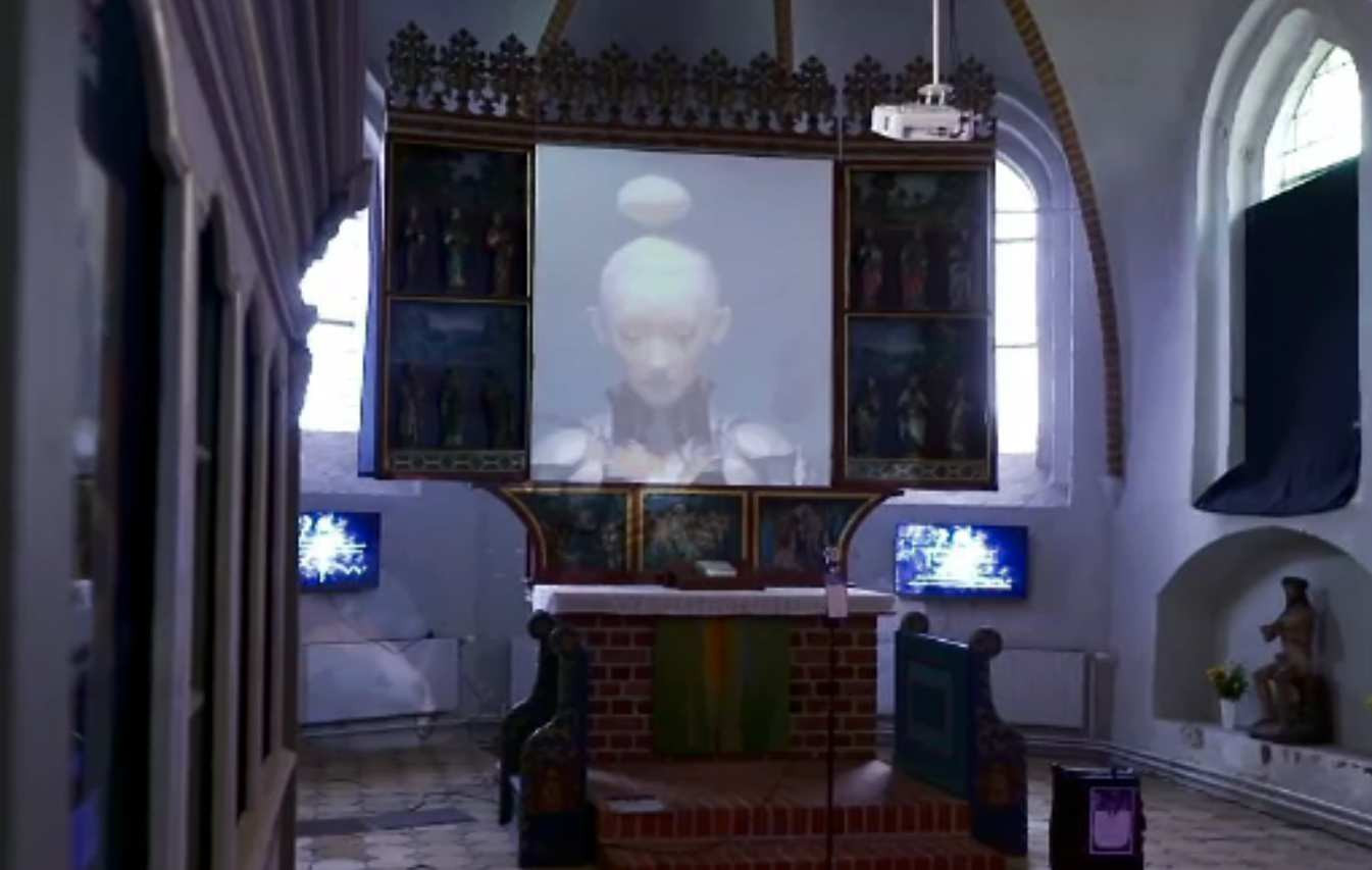 Biserica AI din Germania a înregistrat un aflux de credincioși. „Trinitatea este reprezentată de Tatăl, Fiul și AI”