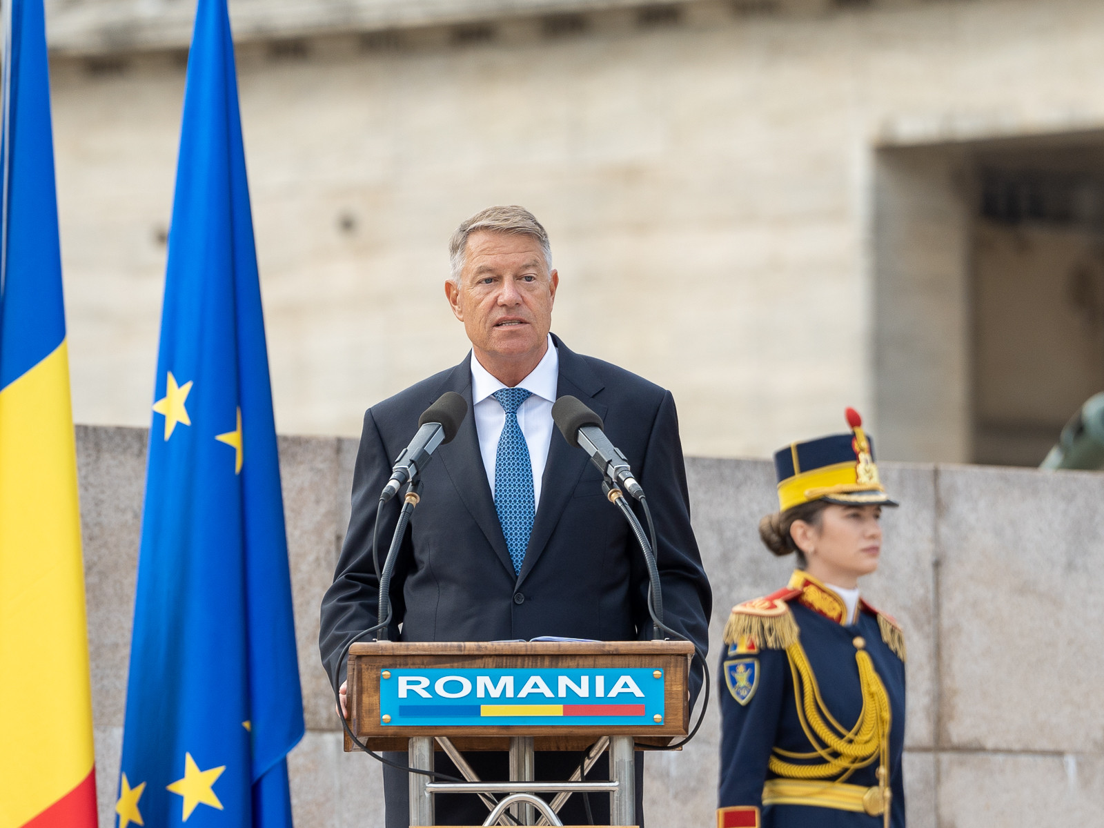 Klaus Iohannis, de Ziua Veteranilor: Eforturile voastre au făcut ca societatea să se dezvolte în pace