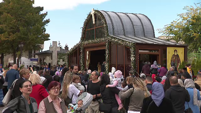 Pelerinaj de Sf. Dumitru din Capitală. Mii de oameni au participat la slujbe speciale