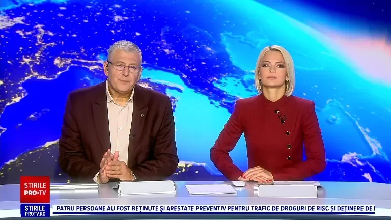 Momentul în care un cerb intră nestingherit într-un restaurant și sperie clienții. Nimeni nu a fost rănit