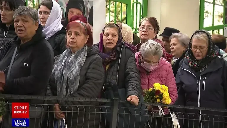 Pelerinaj de Sf. Dumitru din Capitală. Mii de oameni au participat la slujbe speciale