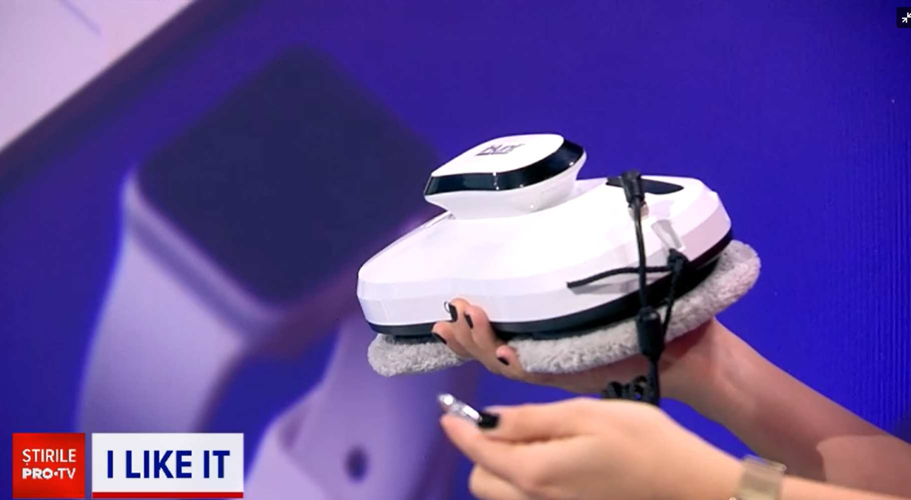 Robotul autonom de curățare a geamurilor, cu algoritm AI. Cât de repede termină o fereastră