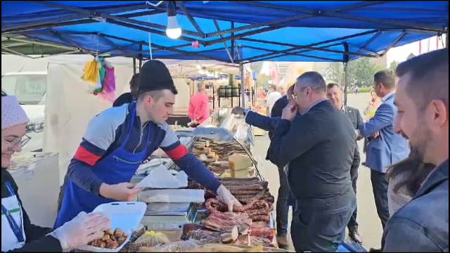 Salamul franțuzesc cu nucă sau cel italian cu trufe prind și la noi. Românii devorează lunar cantități uriașe de mezeluri