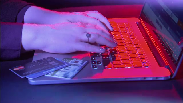 Hackerii au încercat să înșele mai mulți clienți Booking. Ce ne sfătuiesc specialiștii