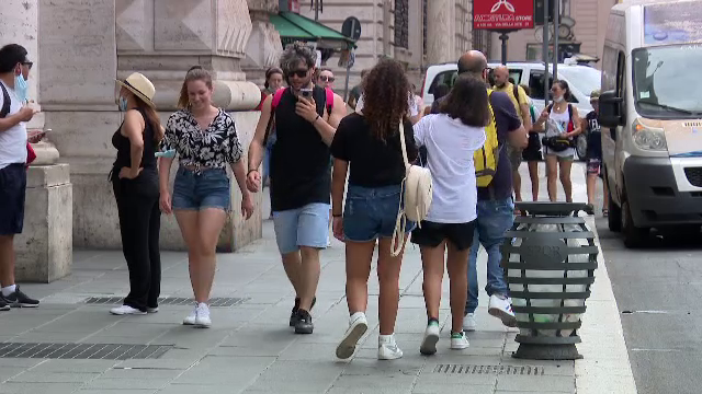 Studiu: 94% dintre tineri au nivel scăzut de toleranță, românii cred în știrile distribuite de prieteni pe rețele sociale