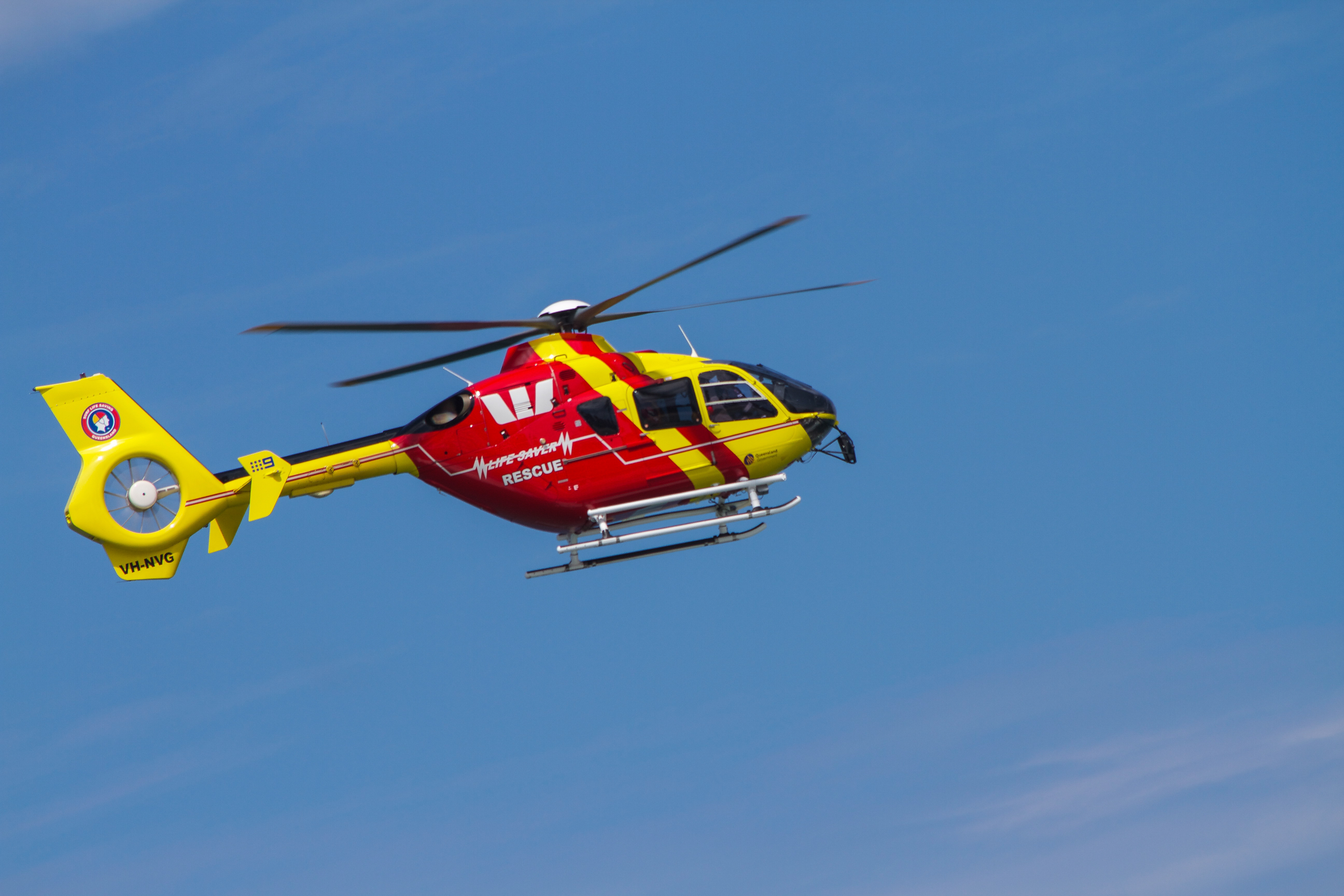 O aeronavă s-a prăbușit într-o zonă muntoasă inaccesibilă din Australia. Autoritățile încearcă să intervină