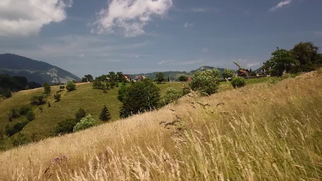 Vacanța de toamnă a elevilor aduce un val neașteptat de turiști la munte. Care sunt cele mai căutate stațiuni