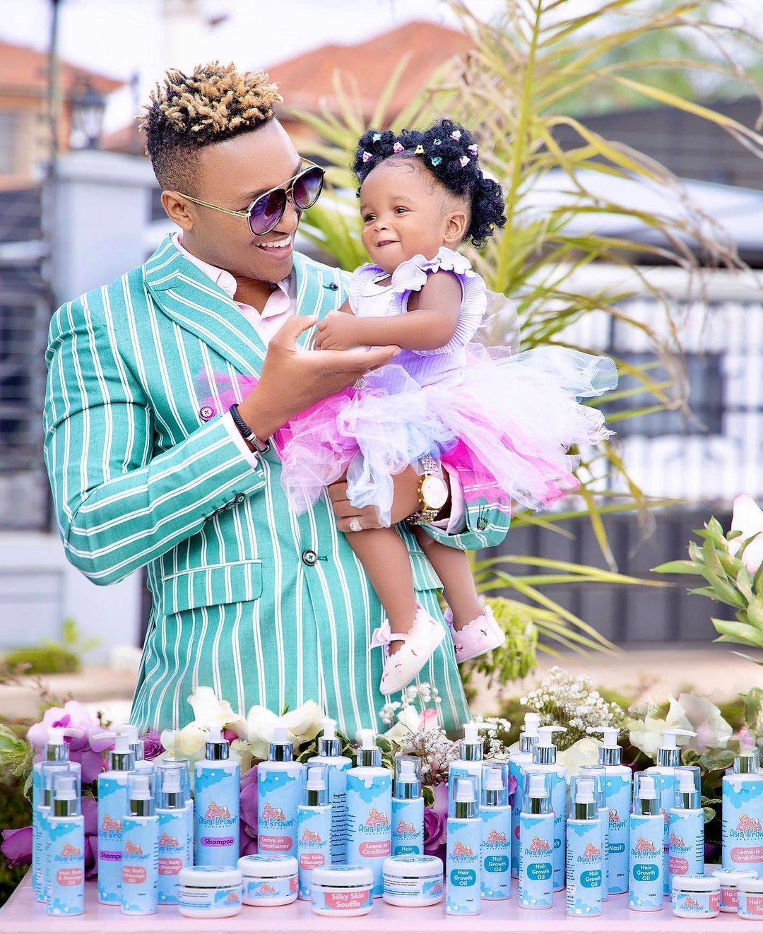 Cine este Asia Brown, cunoscută și drept „Boss Baby”. Fetița milionară care și-a lansat prima afacere la vârsta de un an