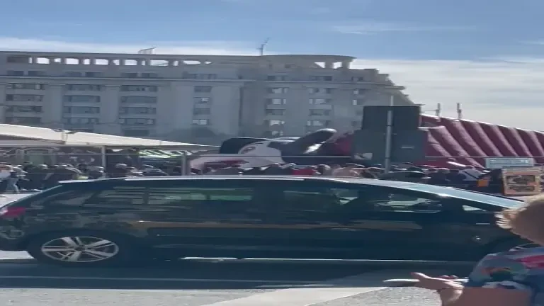 Incident la un festival din București. Patru copii au fost răniți după ce un tobogan gonflabil a fost luat de vânt