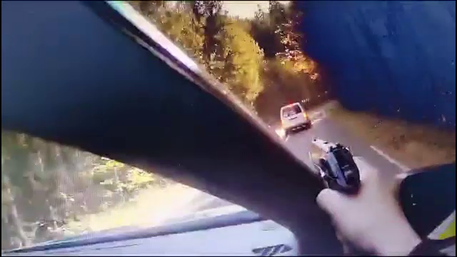 Tânărul din Suceava băut și fără permis de conducere, urmărit de polițiști, furase mașina de la un bărbat pentru care lucra