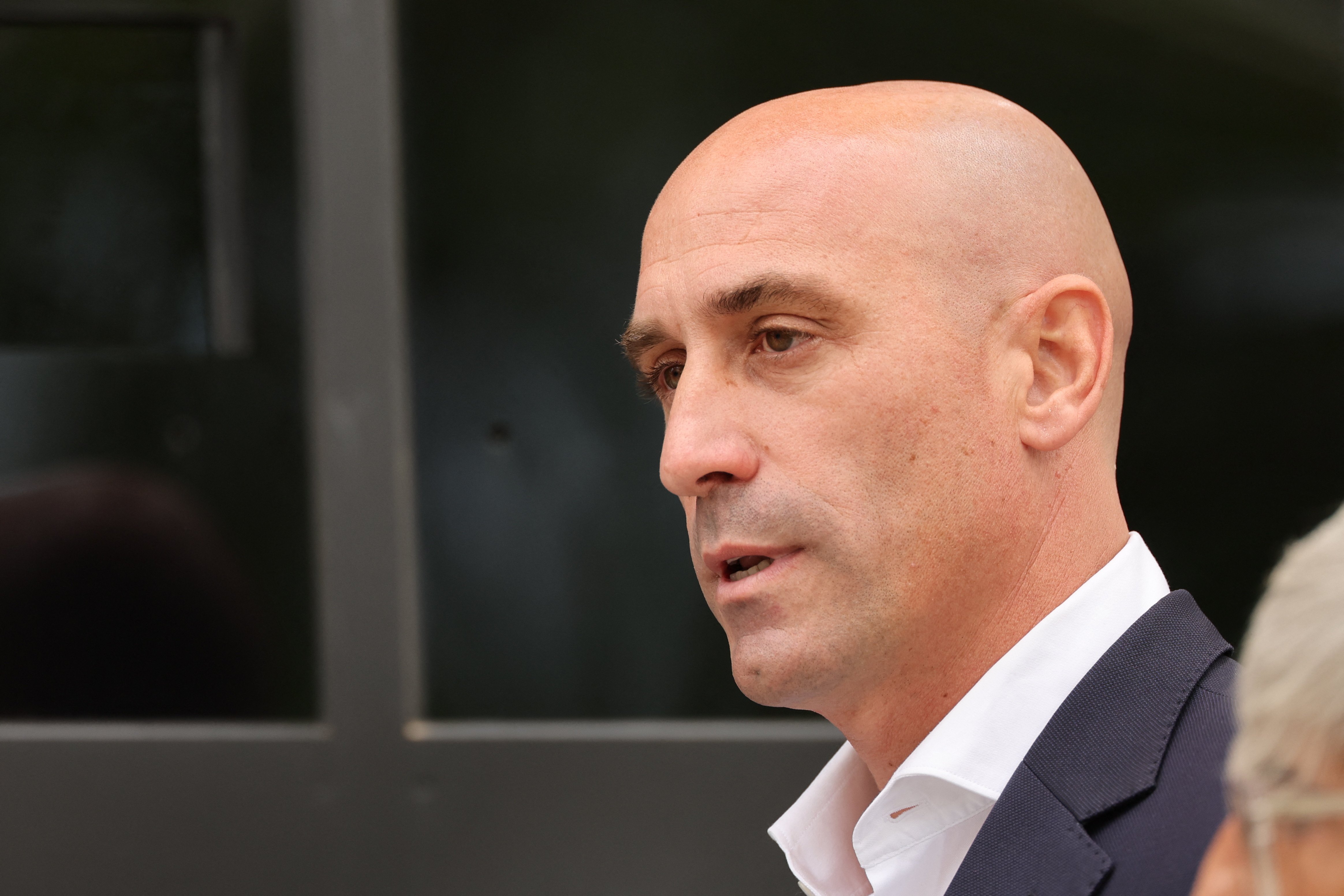 Pentru câți ani l-a suspendat FIFA pe Luis Rubiales după ce a sărutat o jucătoare de fotbal