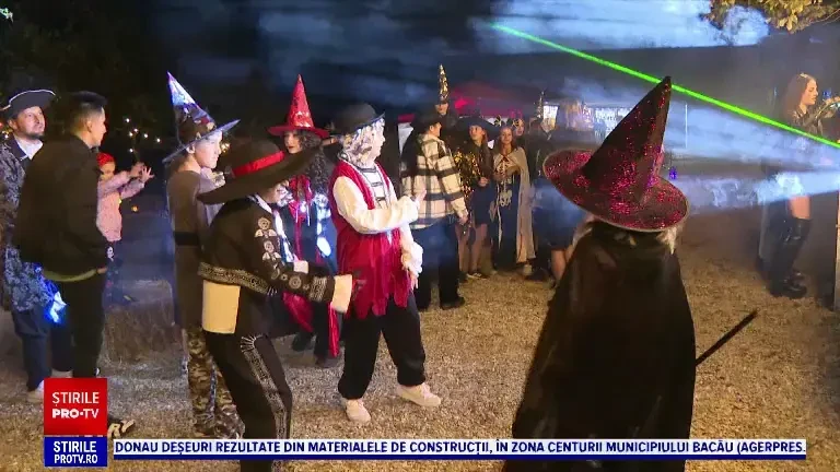 Românii au petrecut în avans de Halloween. ”Genial, îmi place mult atmosfera”