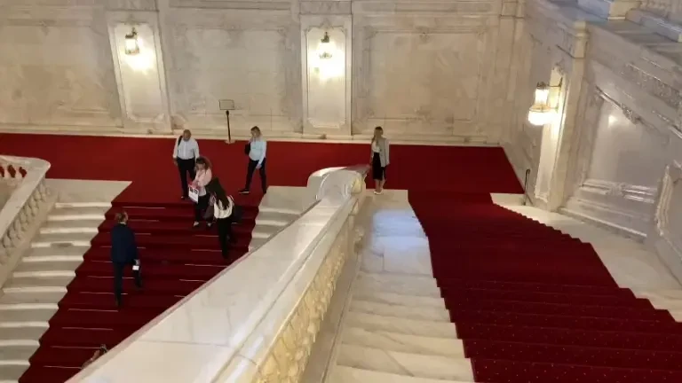 Ella Chaimi, soția românului ținut ostatic de Hamas, a ajuns în România