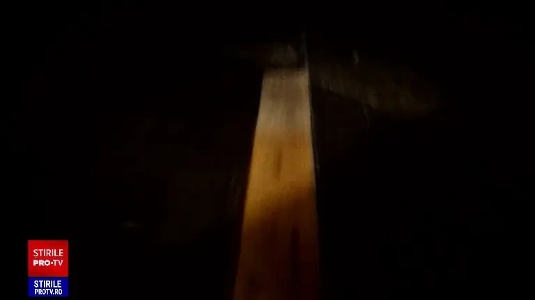 ANIMAȚIE GRAFICĂ | Cum s-a produs accidentul în care două mașini de poliție s-au ciocnit. Un șofer nu a oprit în trafic